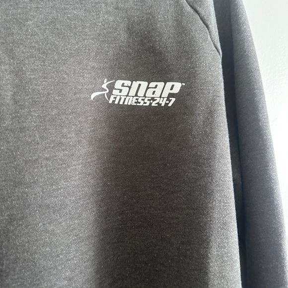 Snap fitness old school logo seater size medium - Picture 2 of 5